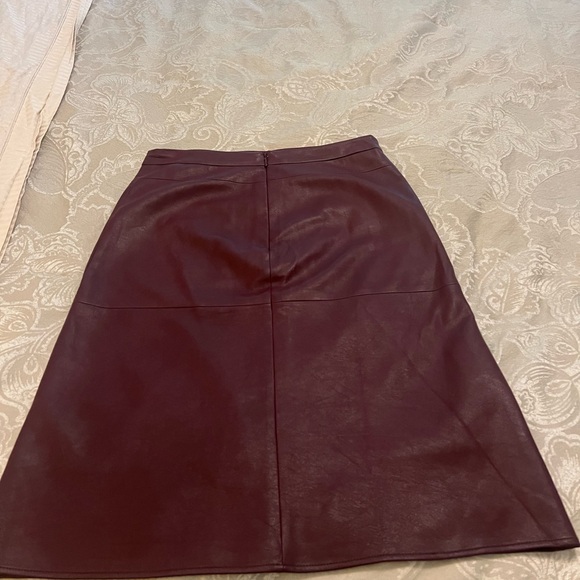 BCBG Maxazria Leather skirt - Picture 3 of 10